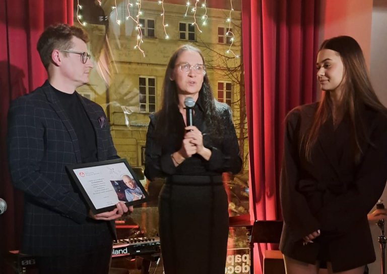 Świąteczny koncert charytatywny w DŁUGA showroom