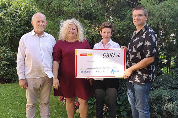 Od lewej: Ireneusz Kalisiak (WHD), Dina Chojnacka, Aneta Rajewska (Santander AVIVA), Wojciech Marciniak (WHD)